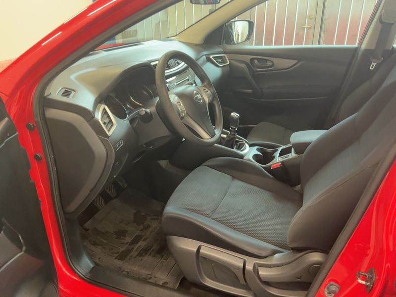 Nissan Qashqai 1.2 Visia 2014 – снимка 16