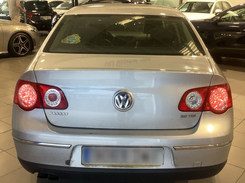 Volkswagen Passat 2.0 TDI Highline 2005 – снимка 5