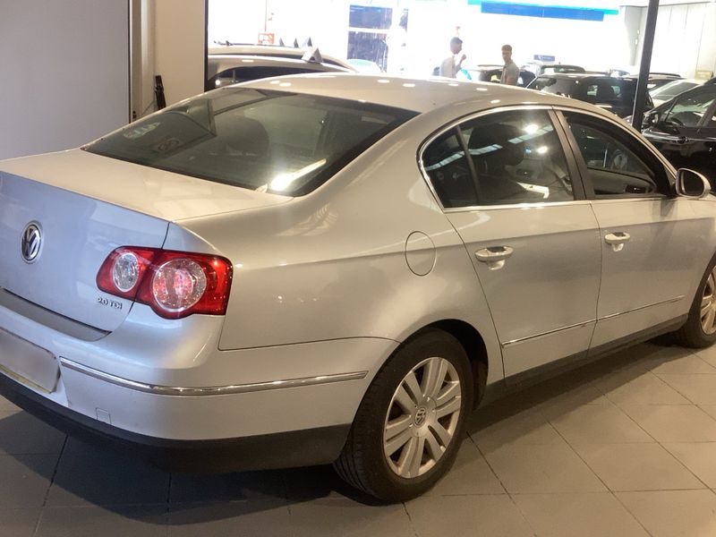 Volkswagen Passat 2.0 TDI Highline 2005 – снимка 6