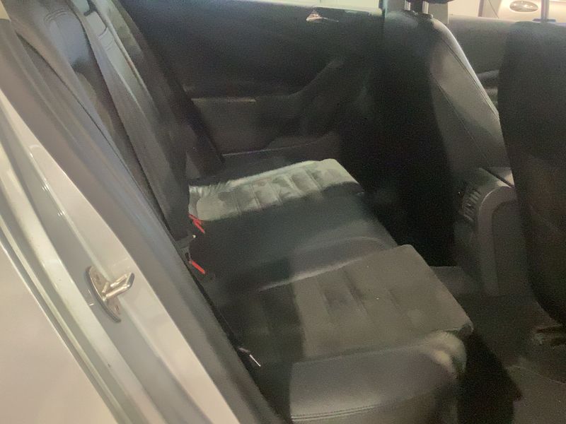 Volkswagen Passat 2.0 TDI Highline 2005 – снимка 14