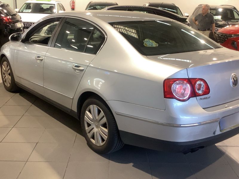 Volkswagen Passat 2.0 TDI Highline 2005 – снимка 3