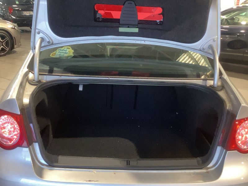 Volkswagen Passat 2.0 TDI Highline 2005 – снимка 10