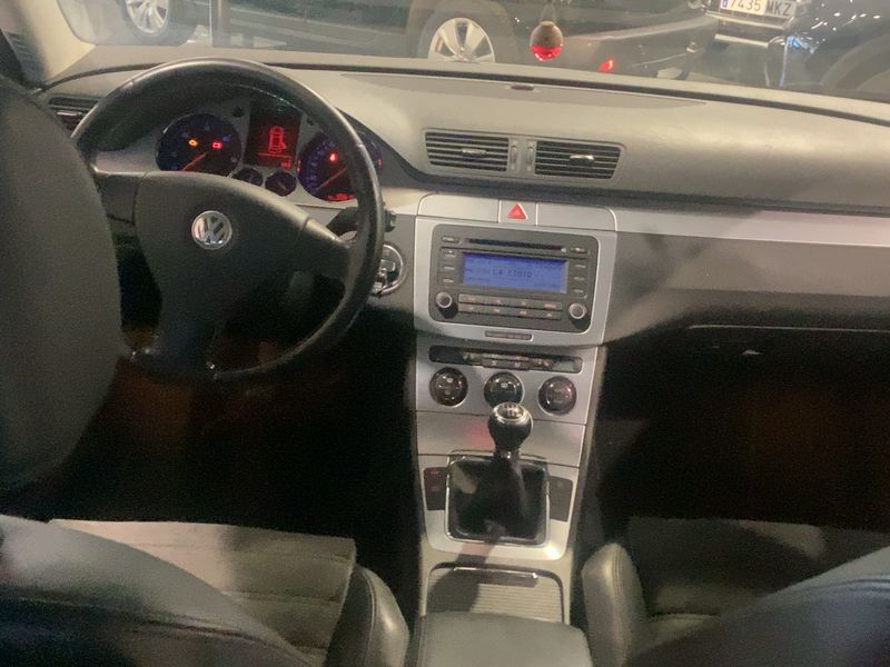Volkswagen Passat 2.0 TDI Highline 2005 – снимка 17