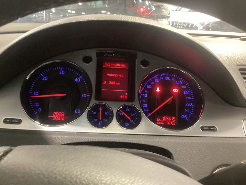 Volkswagen Passat 2.0 TDI Highline 2005 – снимка 18