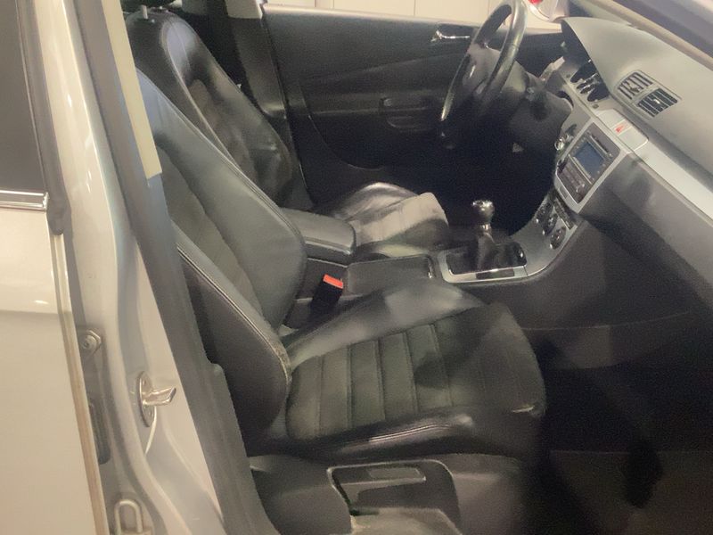 Volkswagen Passat 2.0 TDI Highline 2005 – снимка 11