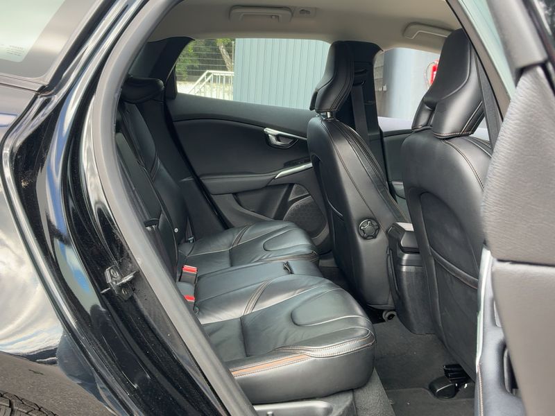 Volvo V40 Cross Country 1.6 D2 Momentum 2013 – снимка 19