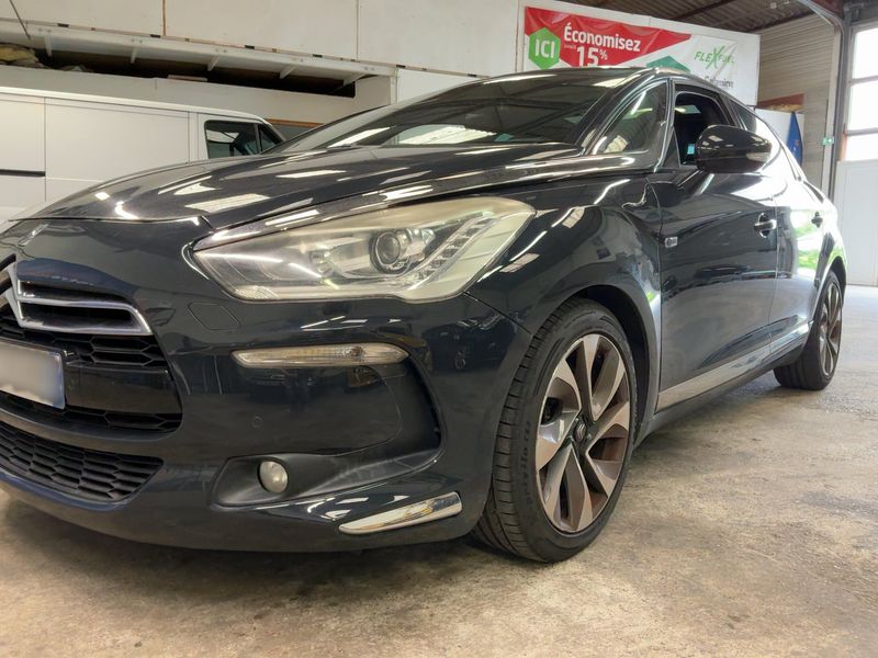 Citroen DS5 2.0 HDi Hybrid4 SportChic 2012 – снимка 2