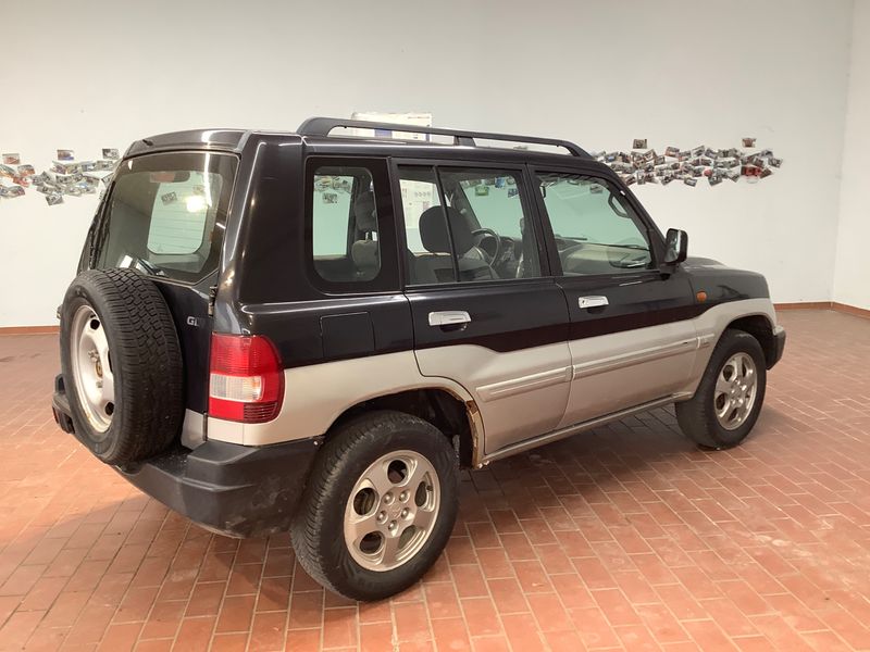 Mitsubishi Pajero 2.0 GDI 2000 2001 – снимка 2