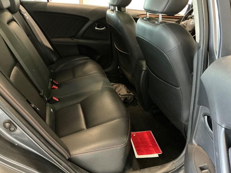 Toyota Avensis 2.0 D-4D Executive 2015 – снимка 19