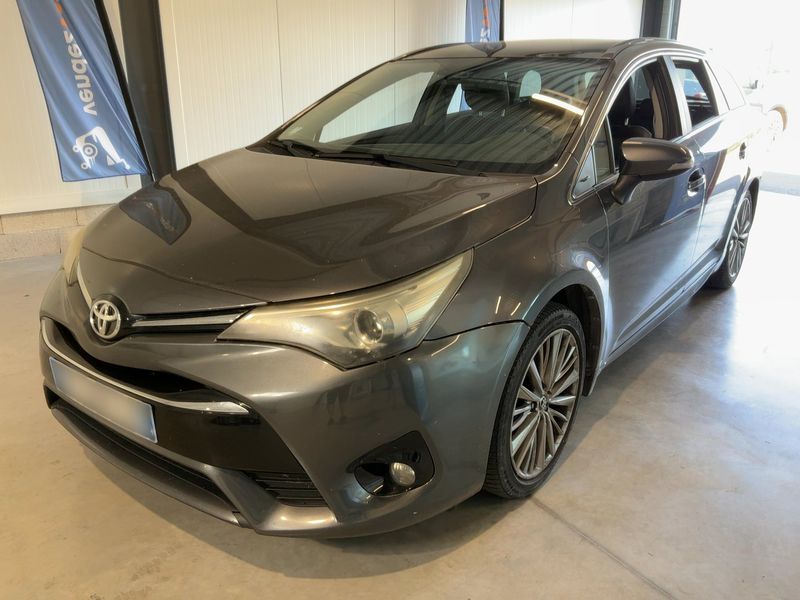 Toyota Avensis 2.0 D-4D Executive 2015 – снимка 1