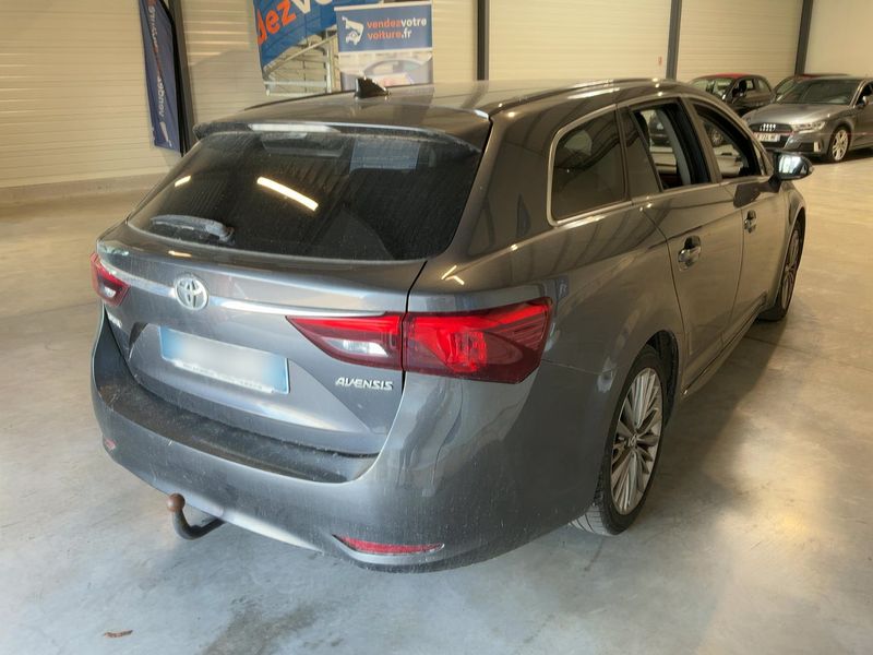 Toyota Avensis 2.0 D-4D Executive 2015 – снимка 8