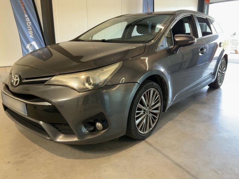 Toyota Avensis 2.0 D-4D Executive 2015 – снимка 2