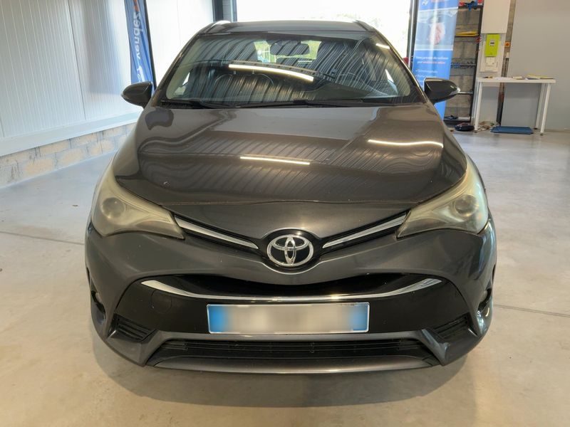 Toyota Avensis 2.0 D-4D Executive 2015 – снимка 14