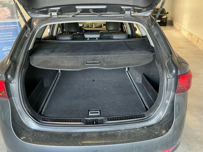 Toyota Avensis 2.0 D-4D Executive 2015 – снимка 15