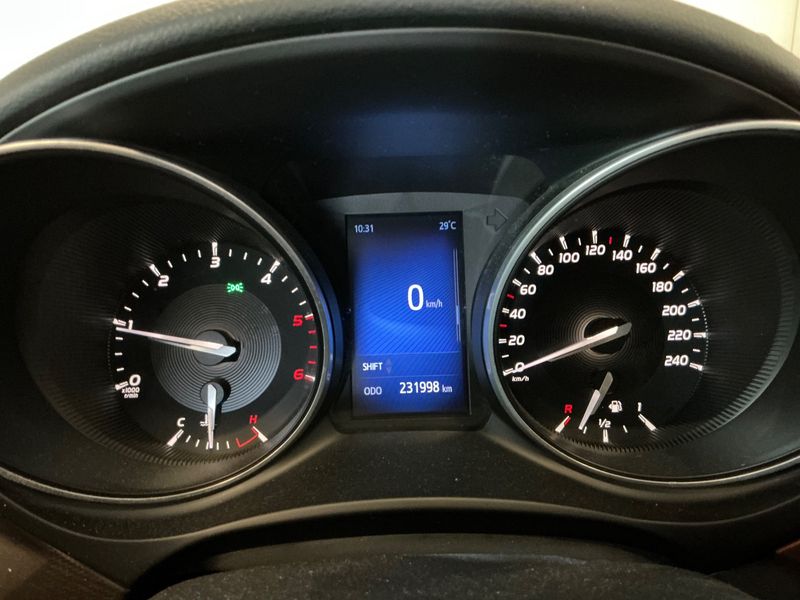 Toyota Avensis 2.0 D-4D Executive 2015 – снимка 18
