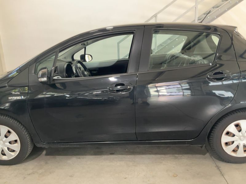 Toyota Yaris 1.5 Hybrid Life 2012 – снимка 4