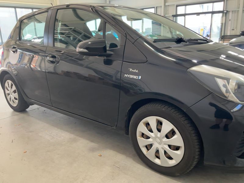 Toyota Yaris 1.5 Hybrid Life 2012 – снимка 12