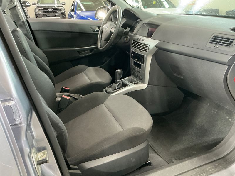 Opel Astra 1.7 CDTI Selection 2011 – снимка 3