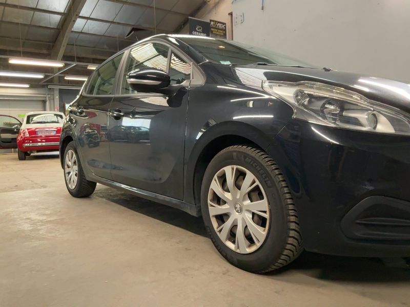 Peugeot 208 1.6 Blue-HDi Active Auto Ecole 2016 – снимка 12