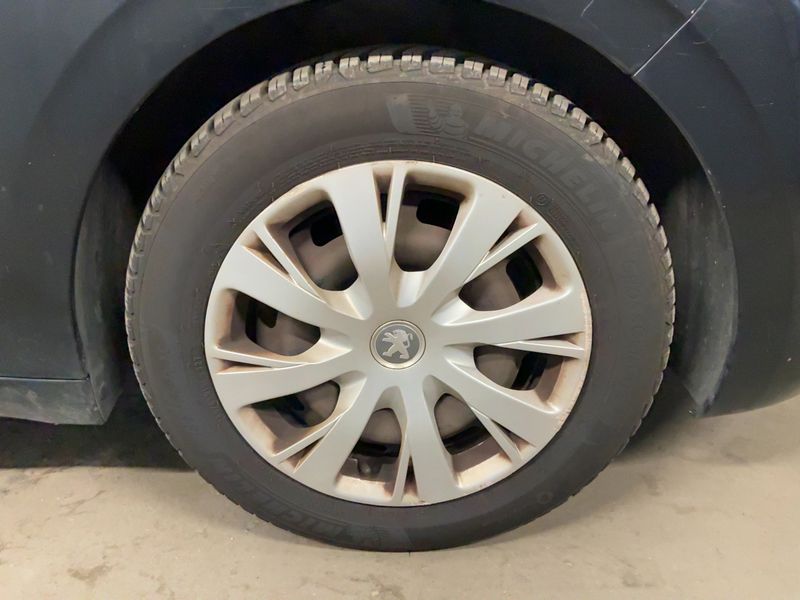 Peugeot 208 1.6 Blue-HDi Active Auto Ecole 2016 – снимка 11