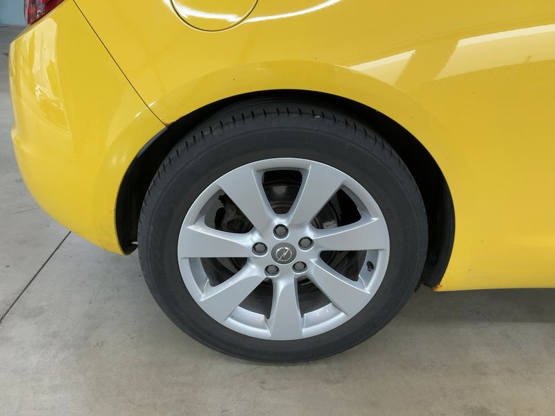 Opel Astra GTC 1.6 Turbo Edition 2011 – снимка 9