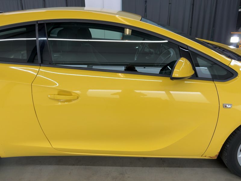 Opel Astra GTC 1.6 Turbo Edition 2011 – снимка 10