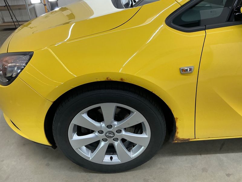 Opel Astra GTC 1.6 Turbo Edition 2011 – снимка 31