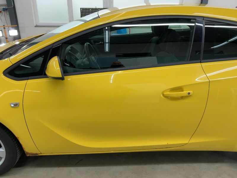 Opel Astra GTC 1.6 Turbo Edition 2011 – снимка 4