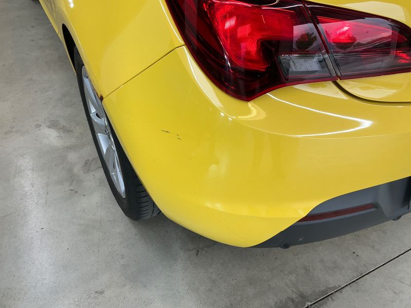 Opel Astra GTC 1.6 Turbo Edition 2011 – снимка 39