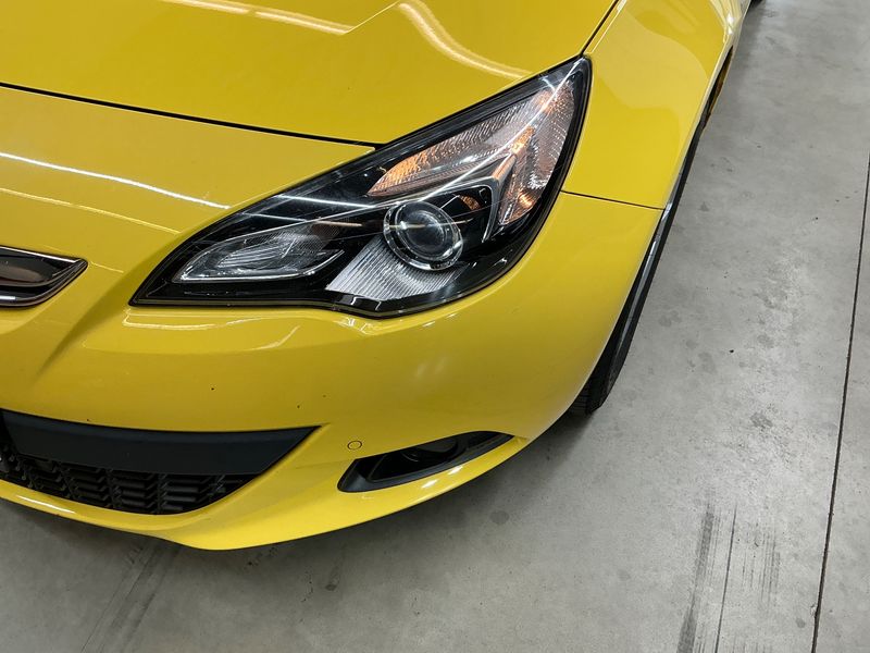 Opel Astra GTC 1.6 Turbo Edition 2011 – снимка 42