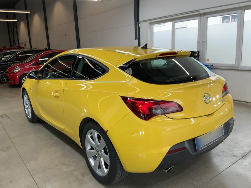 Opel Astra GTC 1.6 Turbo Edition 2011 – снимка 6