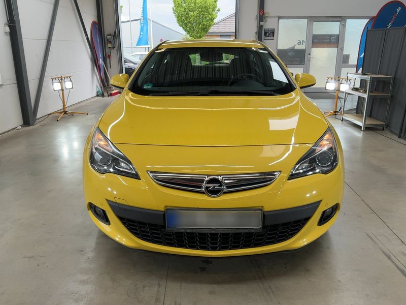Opel Astra GTC 1.6 Turbo Edition 2011 – снимка 14