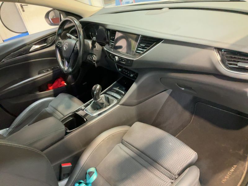 Opel Insignia Grand Sport 2.0 CDTI Dynamic 2019 – снимка 16