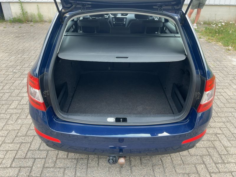 Skoda Octavia 1.6 TDI GreenLine 2014 – снимка 15
