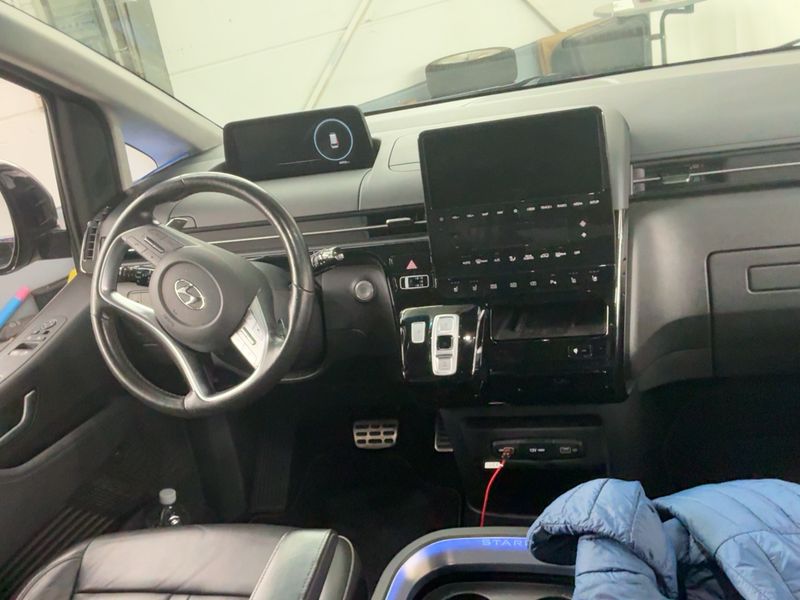 Hyundai Staria 2.2 CRDi Signature 4WD 2021 – снимка 18