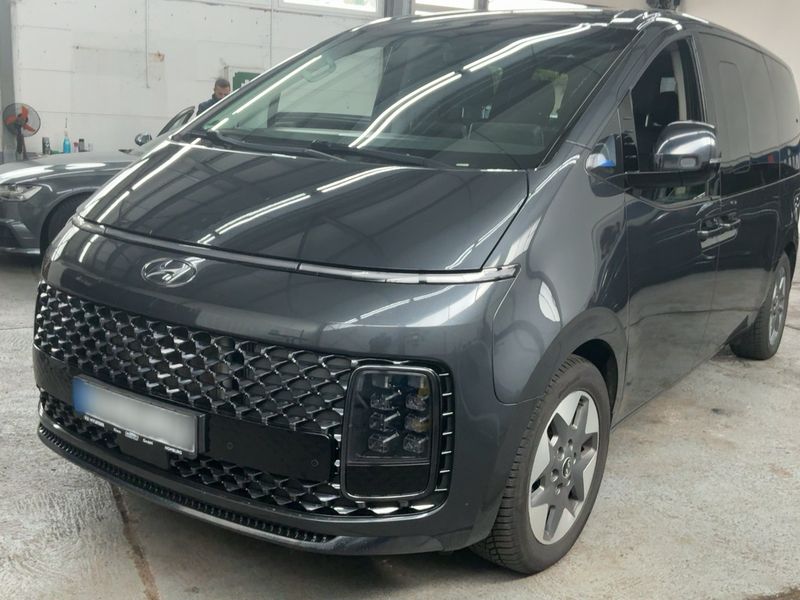 Hyundai Staria 2.2 CRDi Signature 4WD 2021 – снимка 1