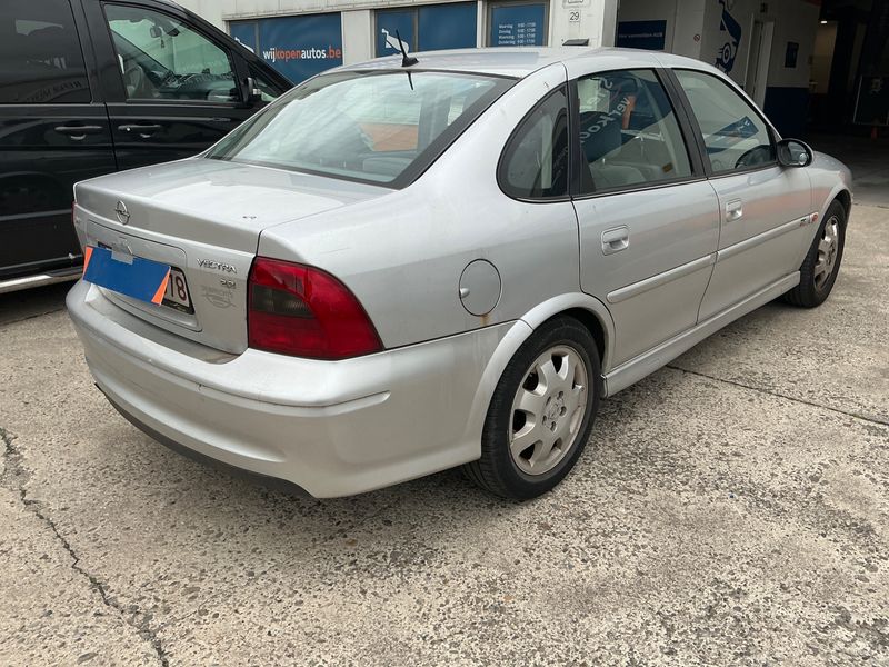 Opel Vectra 2.2 Elegance 2001 – снимка 2