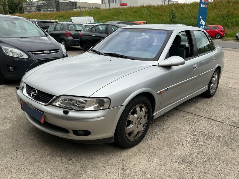 Opel Vectra 2.2 Elegance 2001 – снимка 1