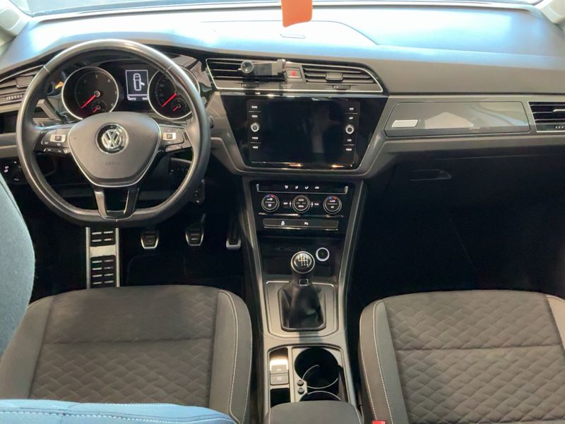Volkswagen Touran 1.6 TDI Comfortline BlueMotion Tech 2019 – снимка 17