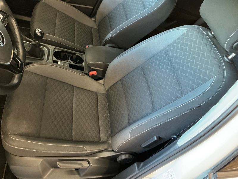 Volkswagen Touran 1.6 TDI Comfortline BlueMotion Tech 2019 – снимка 22