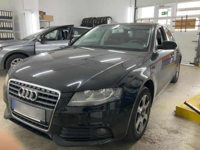 Audi A4 2.0 TDI Attraction 2010