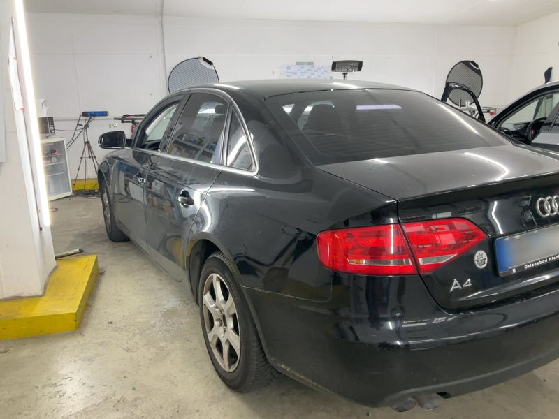 Audi A4 2.0 TDI Attraction 2010 – снимка 3