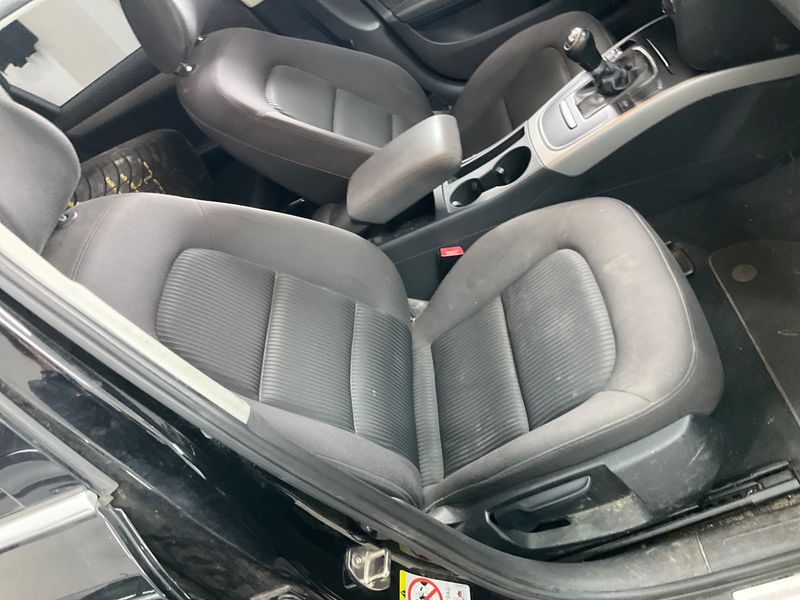Audi A4 2.0 TDI Attraction 2010 – снимка 38