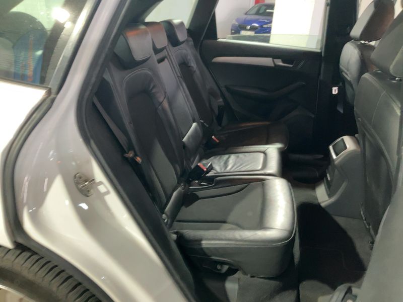 Audi Q5 2.0 TDI quattro 2009 – снимка 19