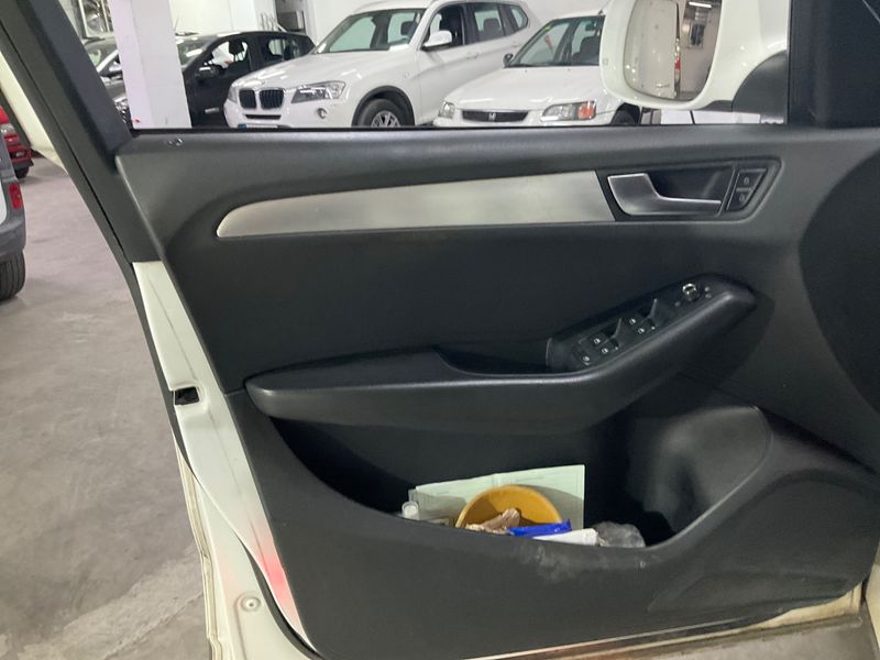 Audi Q5 2.0 TDI quattro 2009 – снимка 27