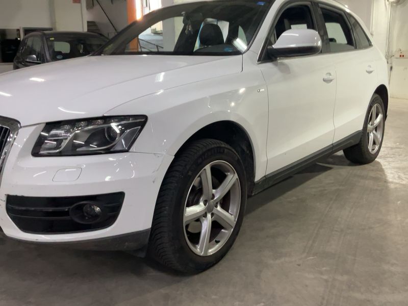 Audi Q5 2.0 TDI quattro 2009 – снимка 2