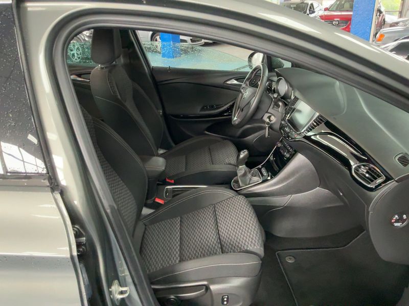 Opel Astra 1.6 CDTI Dynamic Start&Stop 2018 – снимка 16