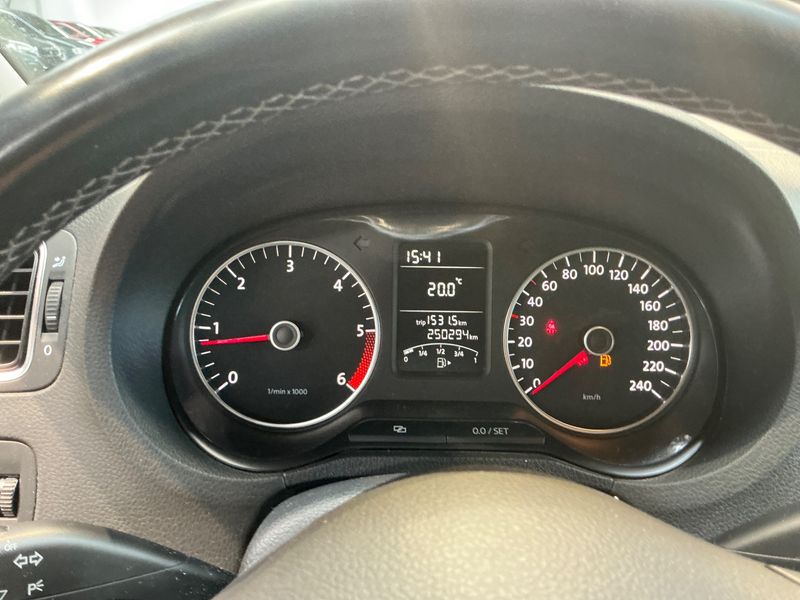 Volkswagen Polo 1.6 TDI Team 2011 – снимка 4