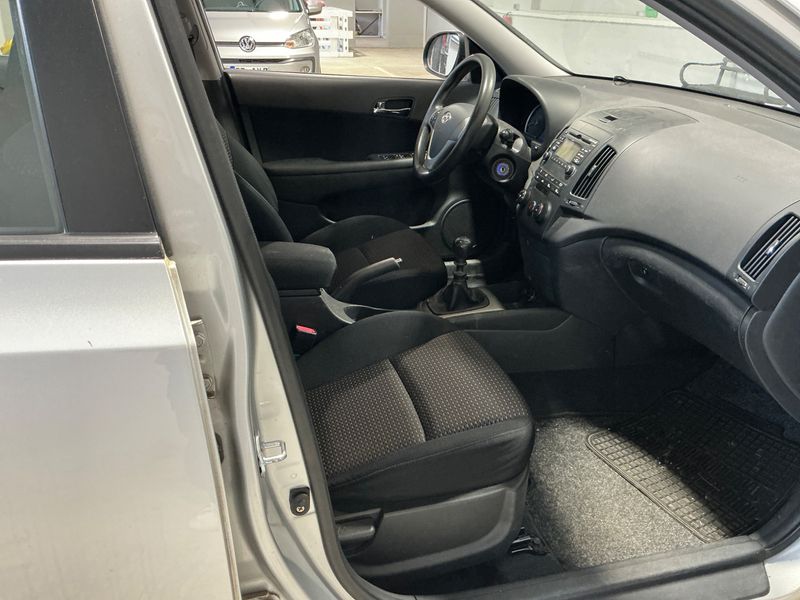 Hyundai i30 1.4 Comfort 2007 – снимка 3