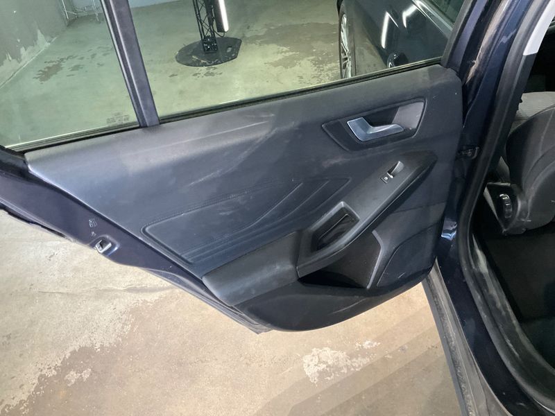 Ford Focus 1.0 EcoBoost Titanium 2020 – снимка 26